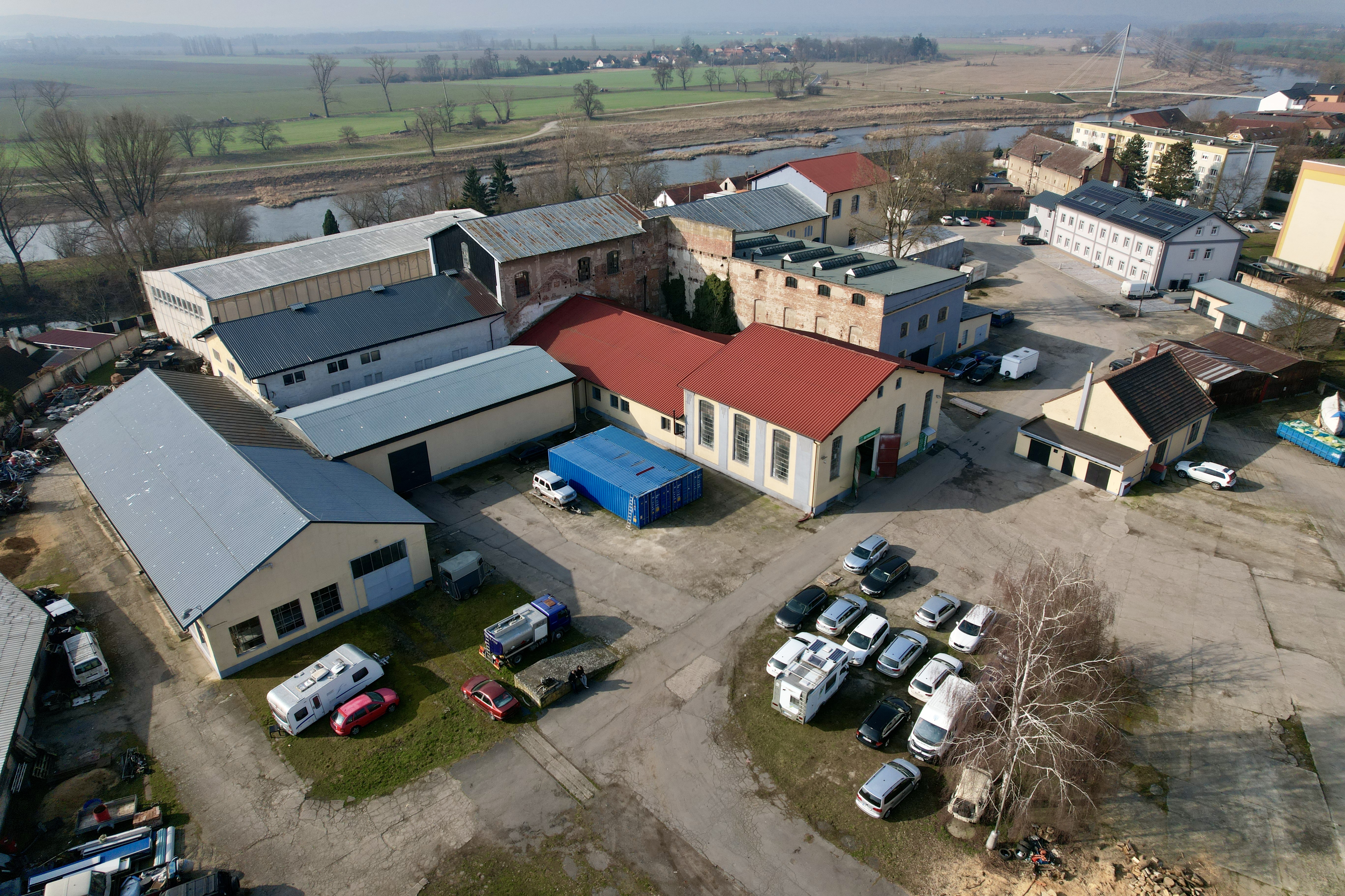 Areál – pohled na objekty